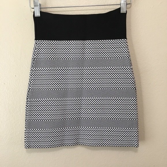 BCBGMAXAZRIA Women's Size XS Combo Jacquard Power Bandage Skirt - Picture 3 of 6